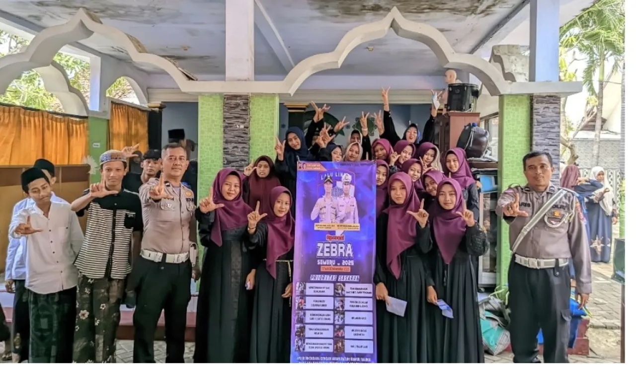 Satlantas Polres Sampang: Giat Police Goes To Pesantreen, Sosialisasi Operasi Zebra Semeru
