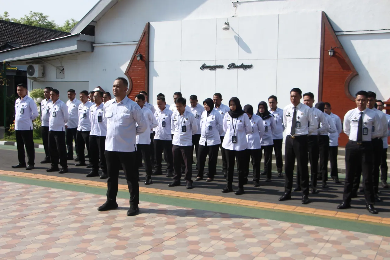 Tegaskan Konsistensi Kinerja, Kalapas I Madiun Arahkan Petugas Lanjutkan Program yang Sudah Berjalan