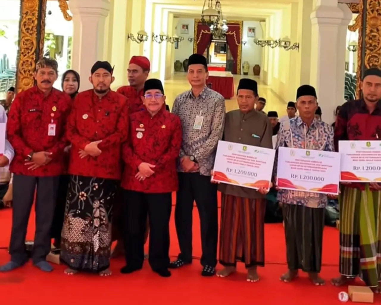 Guru Ngaji, Penyangga Moral Generasi Muda: Pemkab Sumenep Salurkan Tunjangan Kehormatan