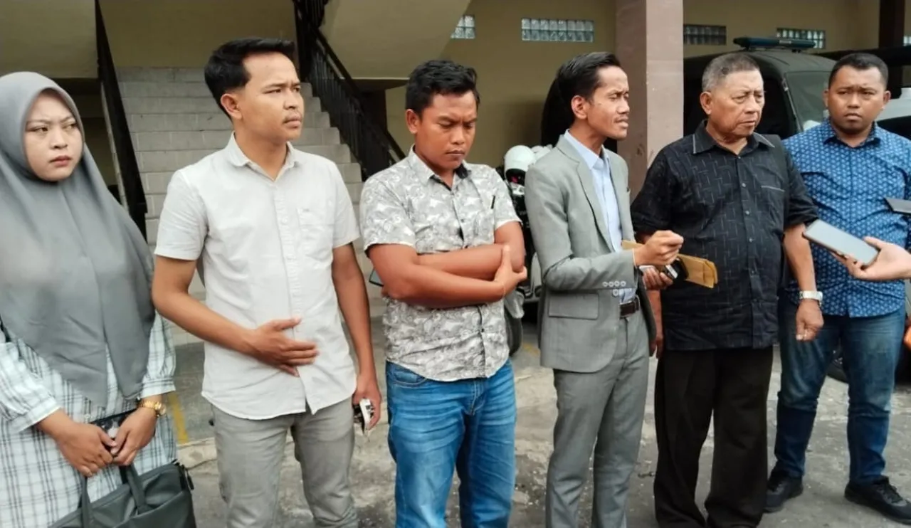 Pelaku Pembacokan Petugas SPBU Camplong Belum Tertangkap, Kuasa Hukum Desak Polisi Bertindak Tegas