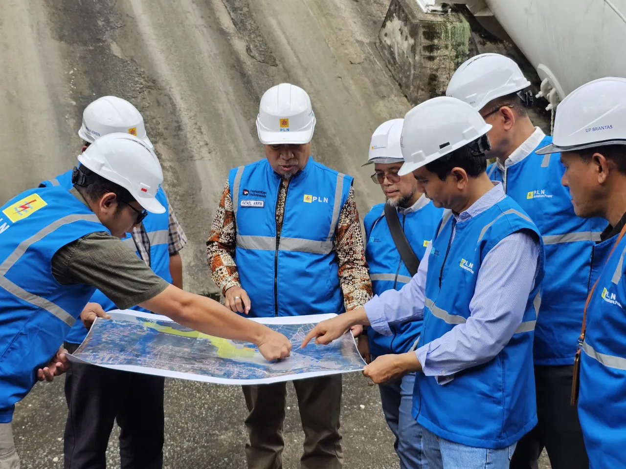 Akselerasi Transisi Energi, GM PLN UIP JBTB Moh. Fathol Arifin Tinjau Lokasi Proyek PLTS Terapung Karangkates 100 MWac
