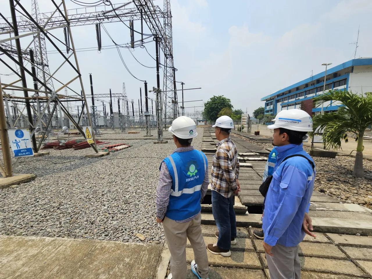 Perkuat Keandalan Sistem Kelistrikan Penyangga Ekonomi Jawa Timur,GM PLN UIP JBTB Tinjau Proyek Gardu Induk 150 kV Krian