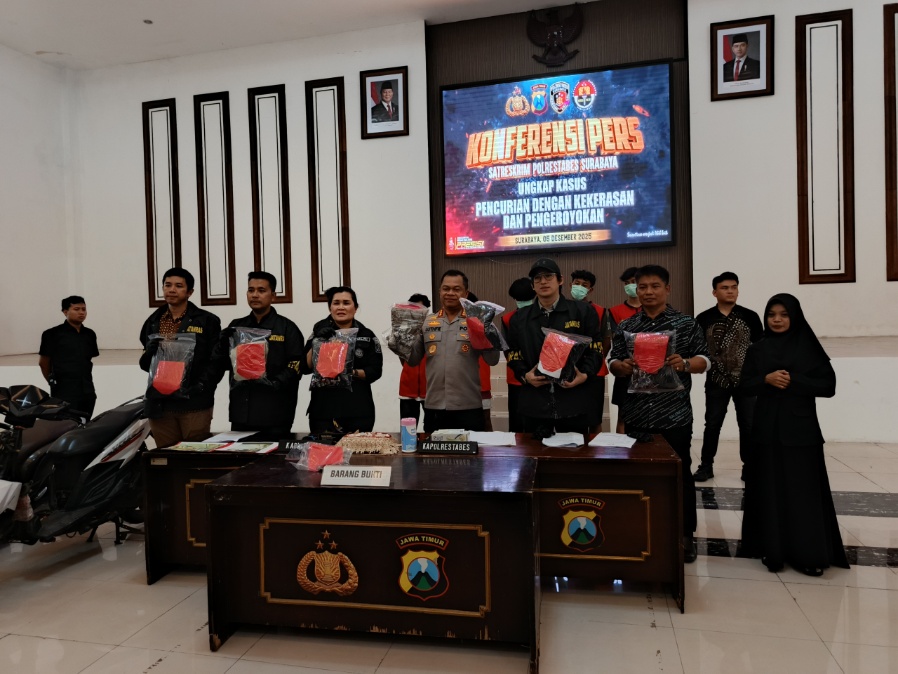 Polrestabes Surabaya Berhasil Ungkap Kasus Pencurian Dengan Kekerasan dan Pengeroyokan yang Viral di Medsos