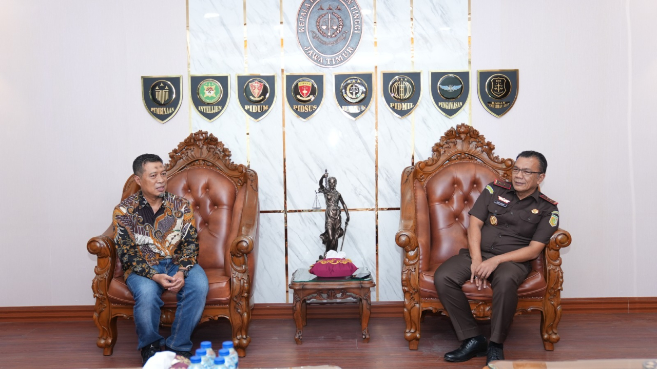 Suasana Audiensi General Manager PT PLN (Persero) UIP JBTB dengan Kepala Kejaksaan Tinggi Jawa Timur