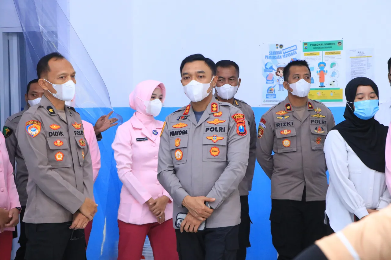 Kapolres Ngawi Cek SPPG di Kasreman Pastikan Pemenuhan Gizi yang Higienis untuk MBG