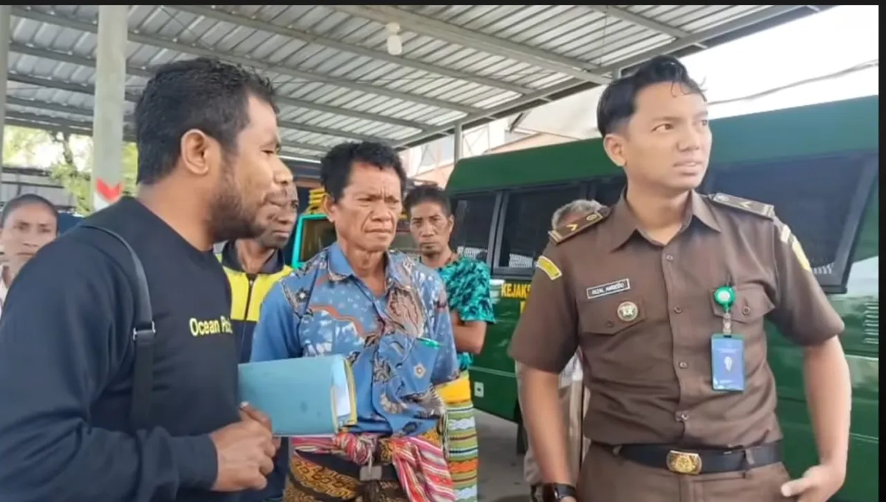 Oknum Pegawai Kejaksaan Negeri Soe Larang  Wartawan Liput, Diduga Membatasi Kebebasan Pers