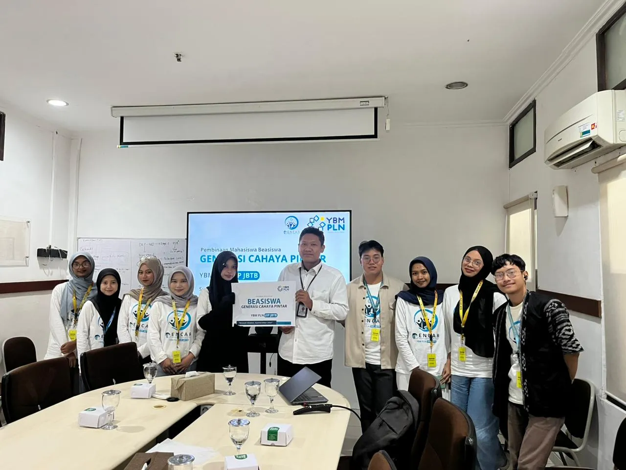 YBM PLN UIP JBTB Bekali Mahasiswa Penerima Beasiswa Lewat Pembinaan Sosial
