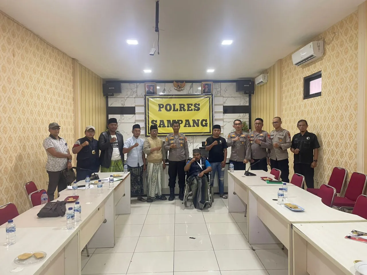 ‎Jelang Pesta Demokrasi, Wartawan Audiensi ke Polres Sampang Desak Kapolres Pertahankan IPTU Sujiyono ‎