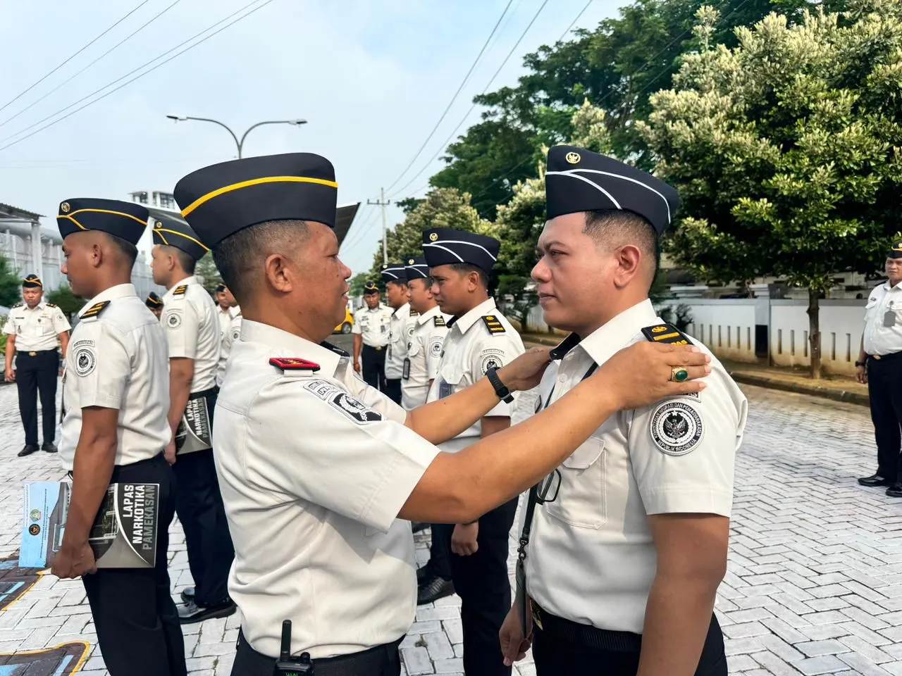 Empat Belas Pegawai Lapas Narkotika Pamekasan Naik Pangkat, Kalapas: Amanah Tingkatkan Integritas dan Profesionalisme