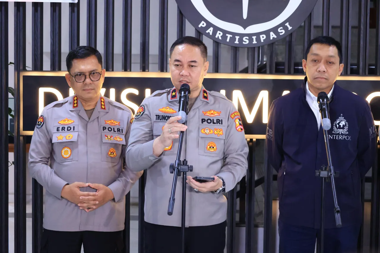 Interpol Terbitkan Red Notice Muhammad Riza Chalid, Polri Pastikan Keberadaan Terpantau