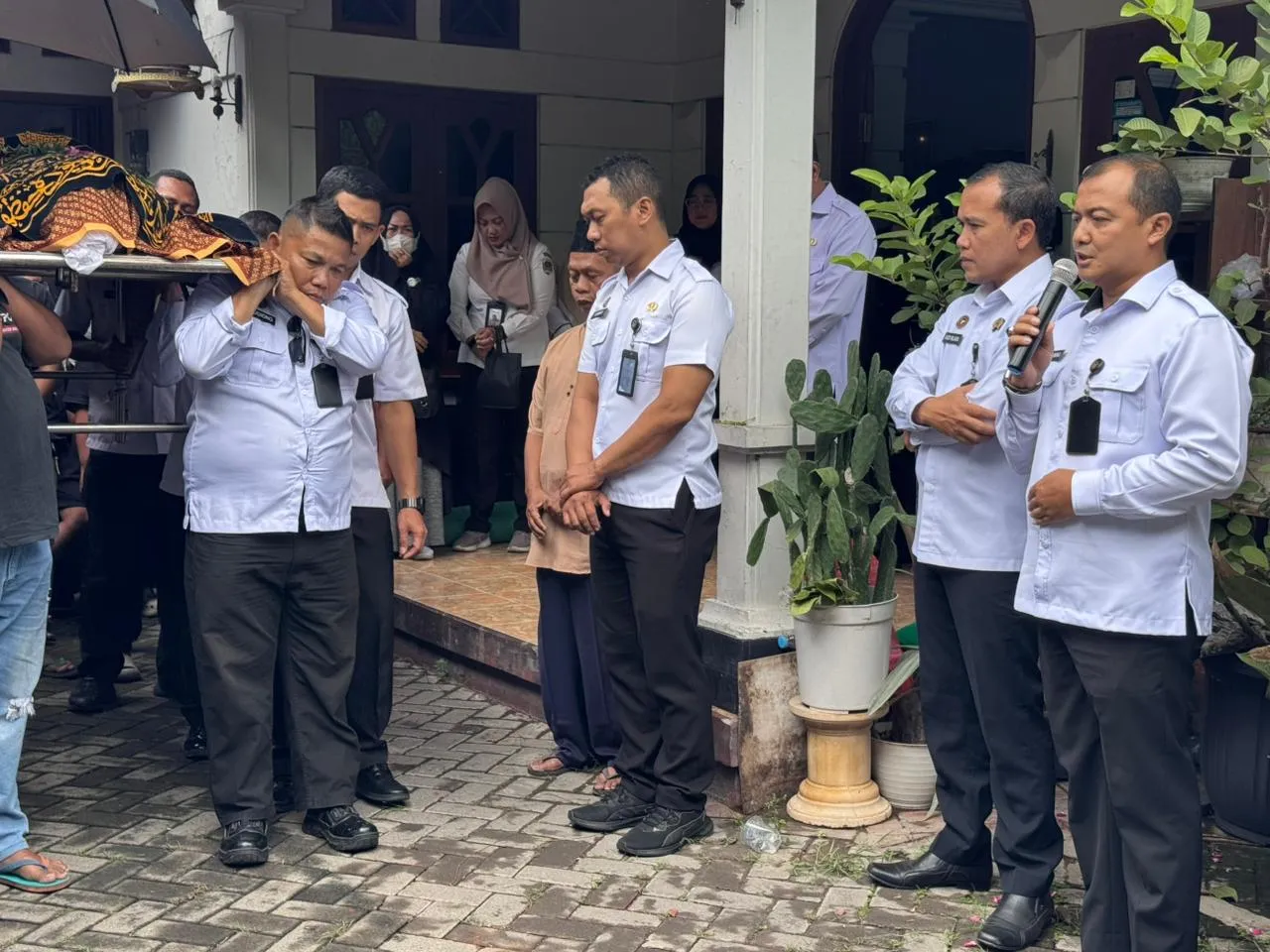 Iringan Doa dan Penghormatan, Kalapas I Madiun Lepas Pegawai ke Peristirahatan Terakhir