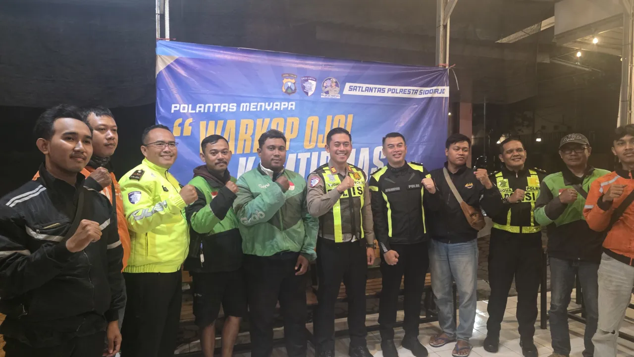 Polresta Sidoarjo dan Komunitas Ojol Sahur On The Road Perkuat Sinergitas untuk Kamtibmas