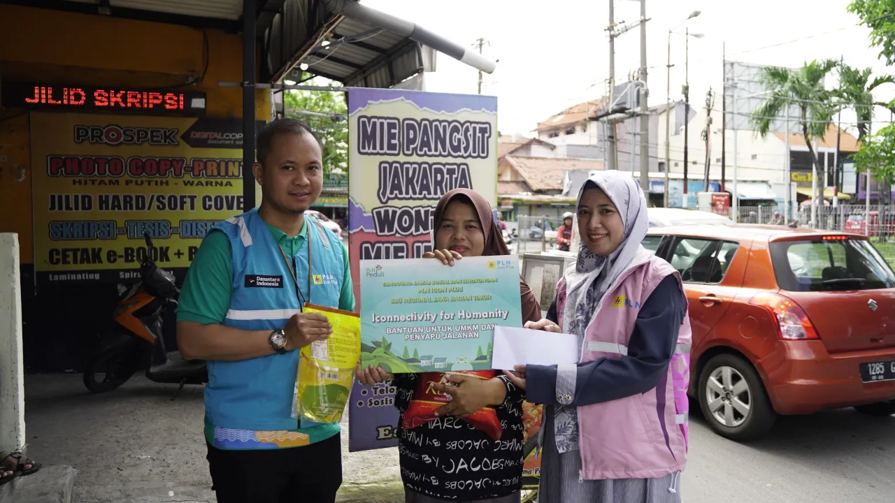 PLN Icon Plus Jatim Dorong Inklusi Sosial Melalui Bantuan Bagi Komunitas Rentan di Surabaya