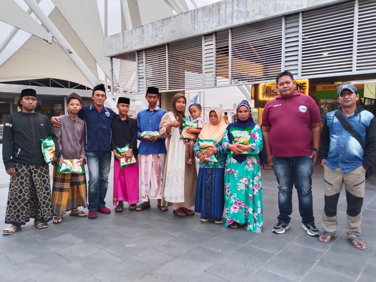 Media Online Harian Mata Berita.Com Gelar Satunan Anak Yatim di Bulan Suci Ramadhan
