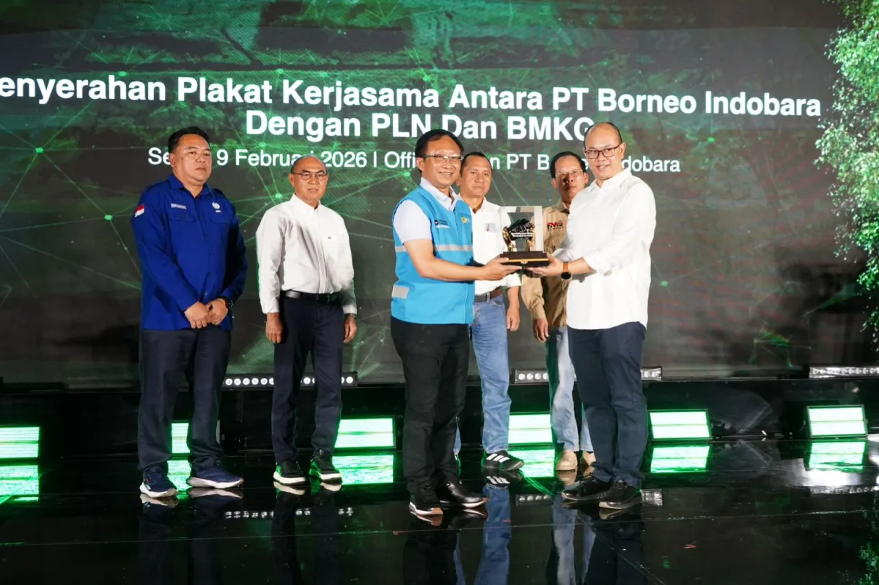 Momentum Ramadhan, PLN Salurkan 23.040 Unit REC ke PT Borneo Indobara untuk Dorong Green Mining