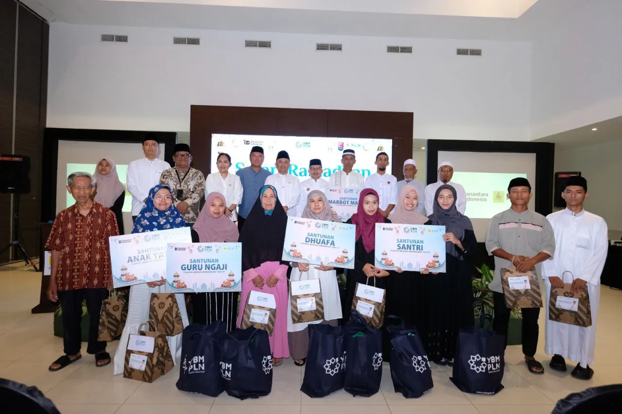 Sambut Idulfitri, PLN Group Berbagi Santunan untuk Anak Yatim hingga Santri di Banggai