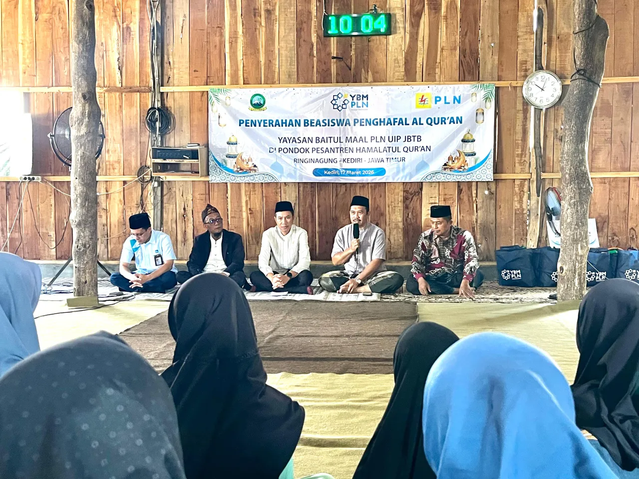 Beasiswa Tahfidz Perkuat Program Cahaya Berkah Ramadhan YBM PLN UIP JBTB di Ponpes Hamalatul Qur’an Kediri