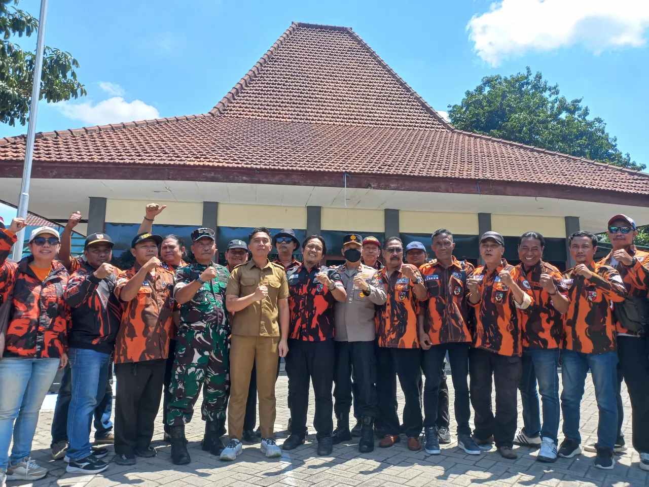 Polemik Sukomanunggal Memanas, Disorot Penertiban Tebang Pilih hingga Berujung Mediasi Kondusif