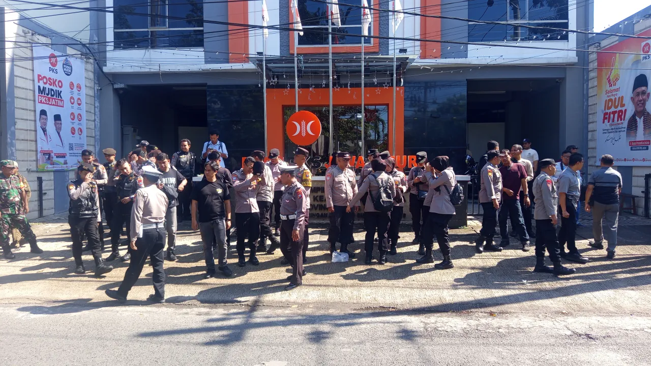Pengamanan Aksi Unjuk Rasa Disiapkan Oleh Polsek Rungkut Surabaya Melibatkan Aparat Gabungan 