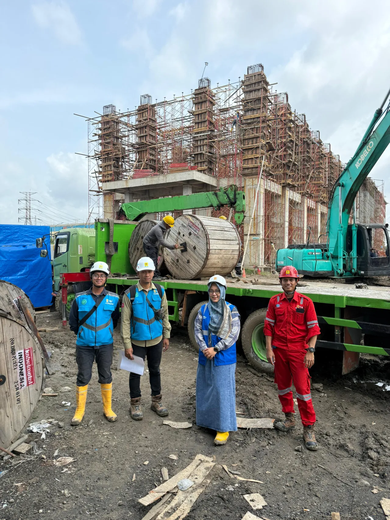 Hari Kartini: Srikandi PLN UIP JBTB Menembus Batas dalam Membangun Infrastruktur Ketenagalistrikan