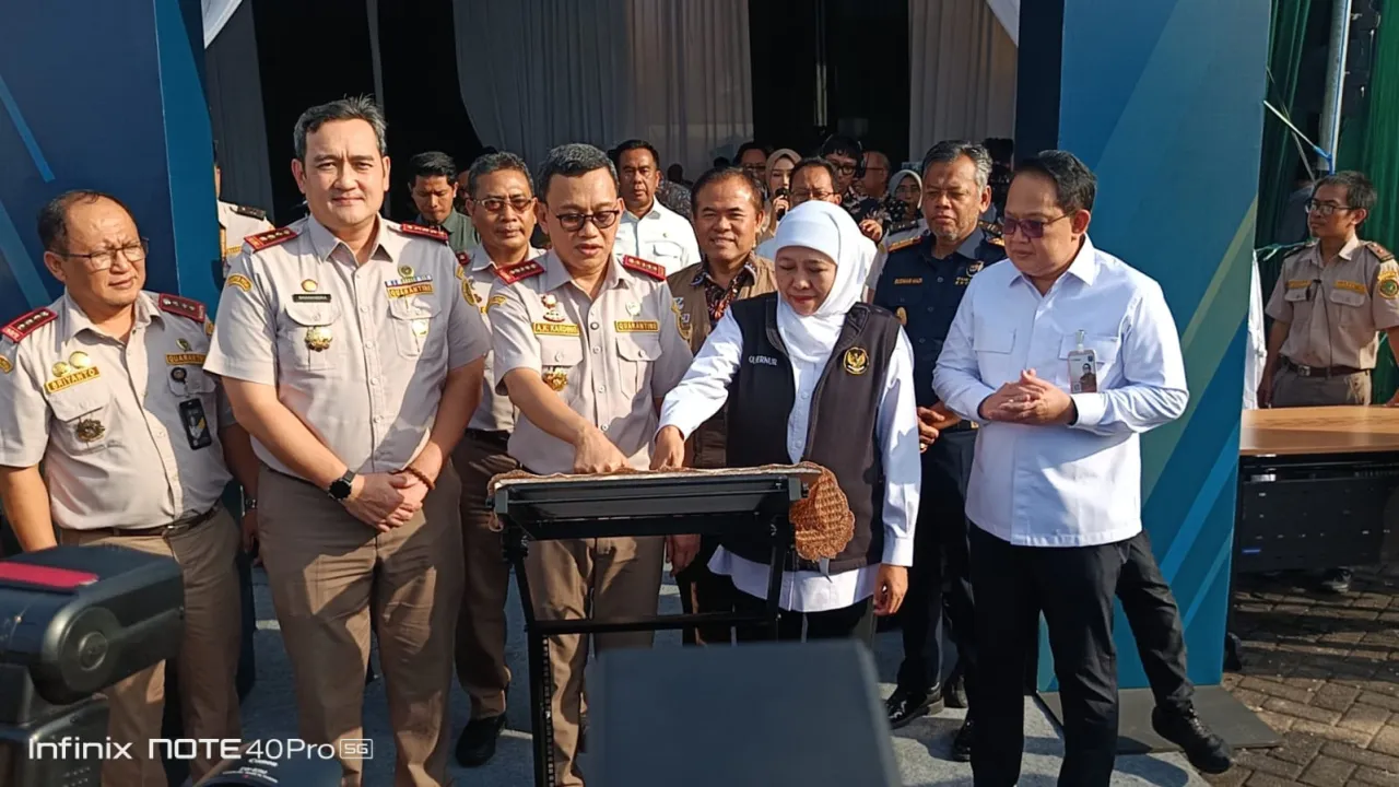 Gubernur Jawa Timur Resmikan Instalasi Karantina Terpadu Jatim, Perkuat Biosecurity dan Logistik Nasional