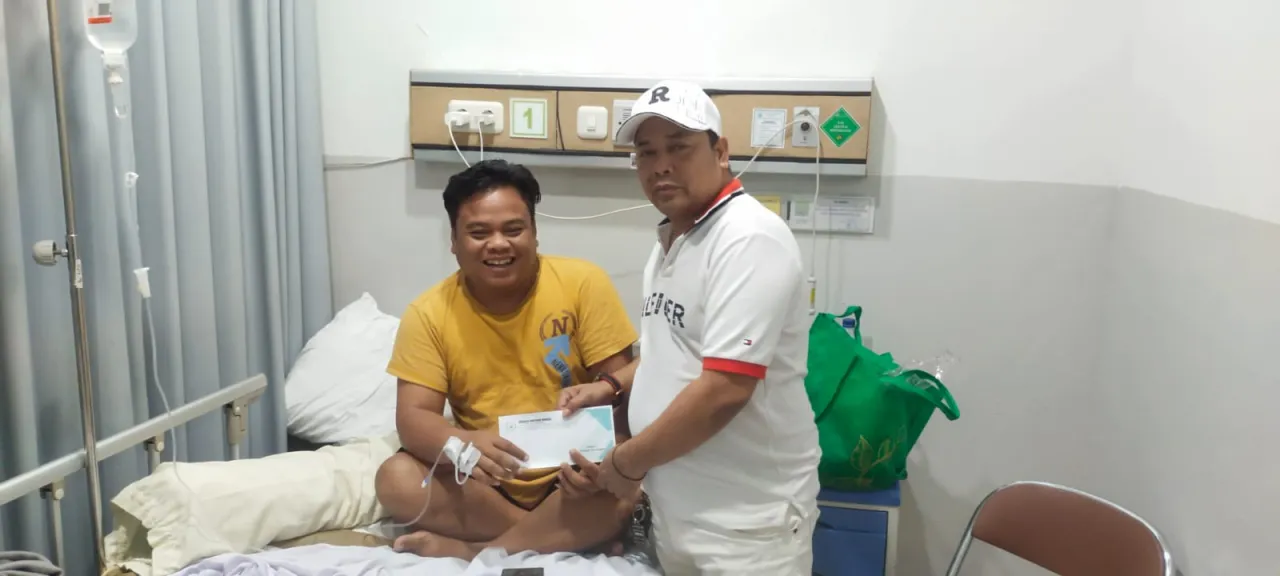 Ketua Umum KWI Jenguk Anggota yang Sakit di RS Islam Jemursari, Wujud Kepedulian dan Solidaritas