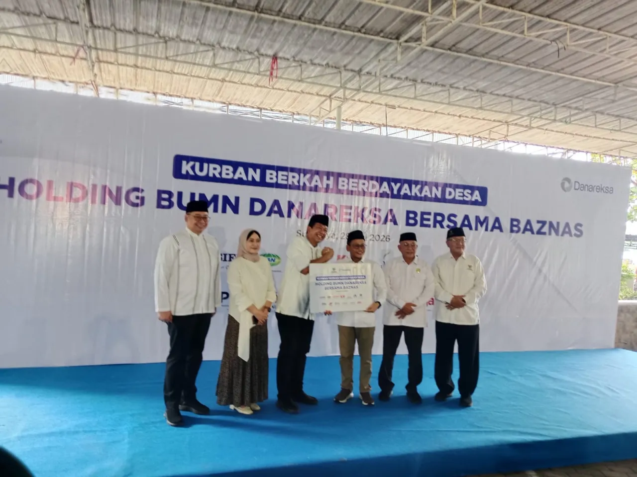 Berdayakan Desa, Holding Danareksa Donasikan Belasan Sapi dan Kambing Kurban di Surabaya