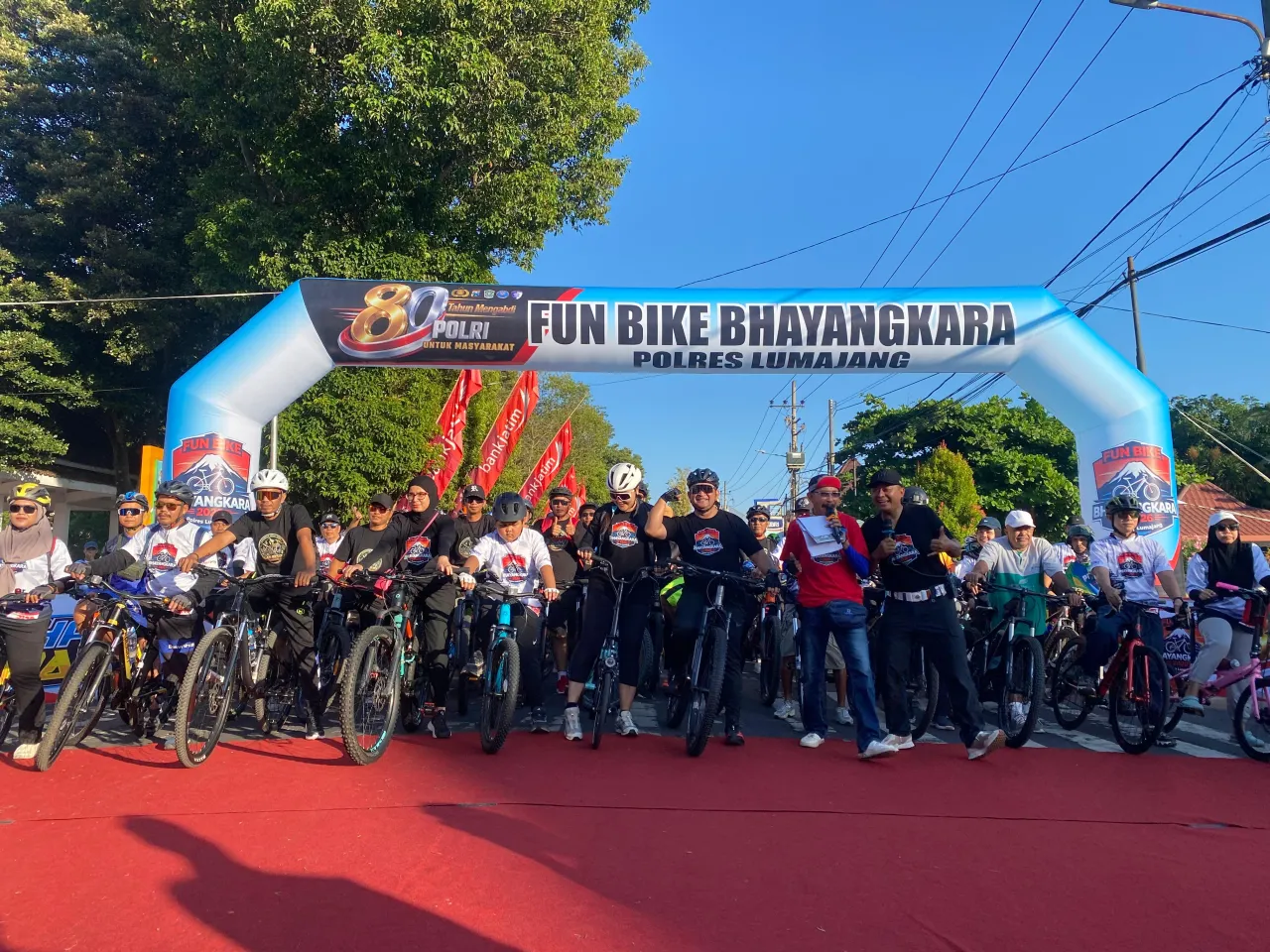 Polres Lumajang Gelar Gowes, Ribuan Pesepeda Sambut Hari Bhayangkara ke-80