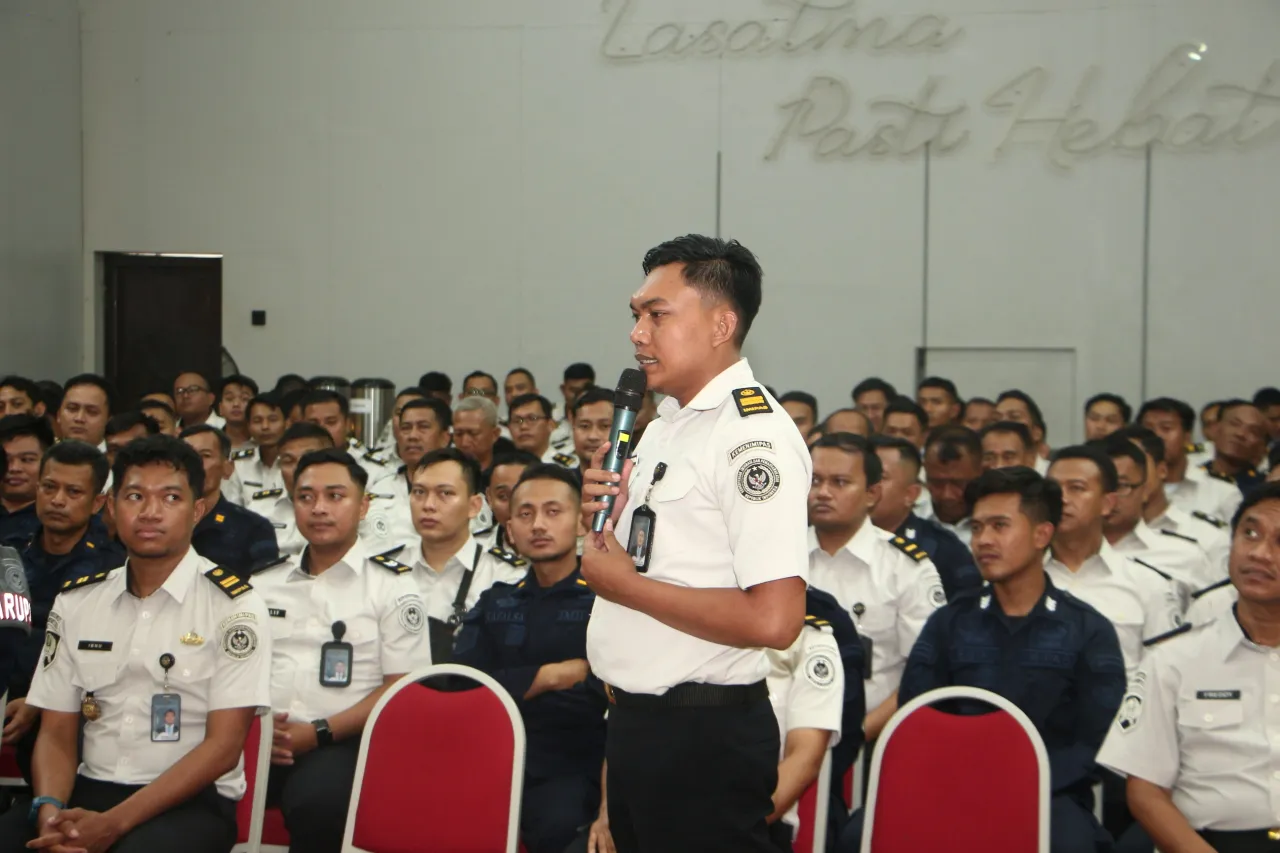 Pengarahan Perdana Kalapas I Madiun, Ajak Seluruh Jajaran Satukan Langkah Melalui Kekompakan, Kebersihan, dan Integritas