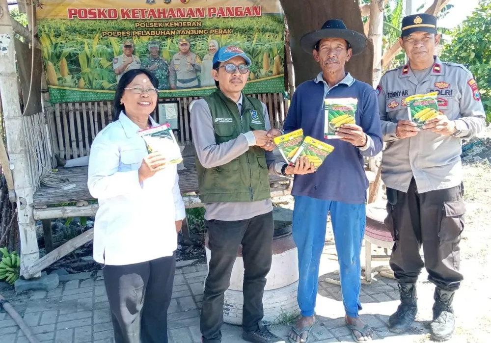 Dukung Asta Cita Presiden, Polres Tanjung Perak Salurkan Bantuan Bibit Jagung Manis di Tambak Wedi