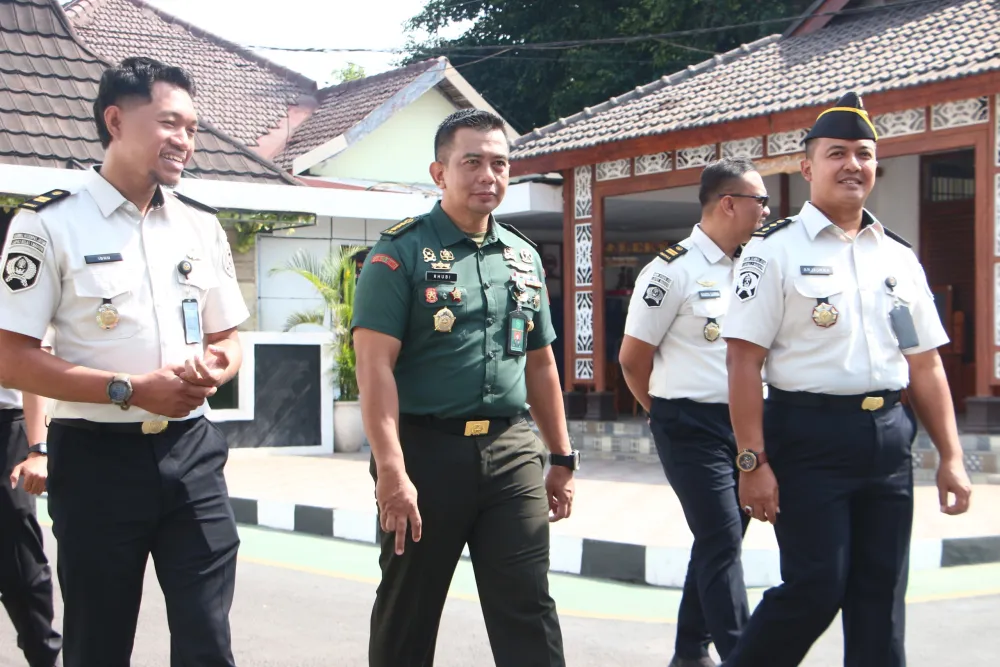 Kepala Pengadilan Militer V-22 Jayapura Laksanakan Wasmat di Lapas Kelas I Madiun untuk Pastikan Kepastian Hukum