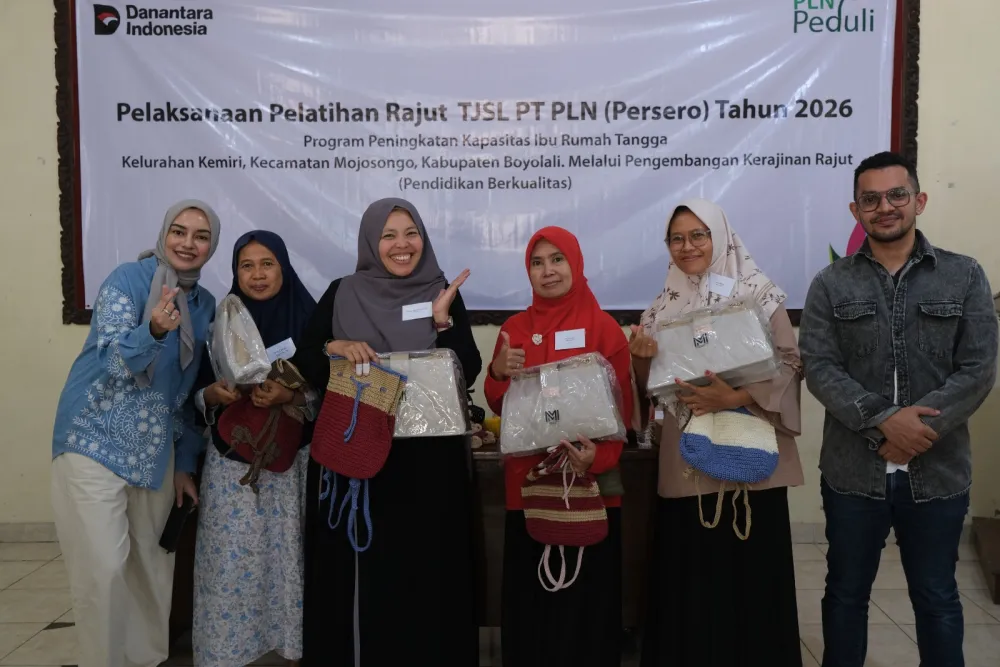 Sasar Pasar Internasional, PLN UIP JBTB Berdayakan Kelompok Wanita Boyolali Lewat Pelatihan Merajut