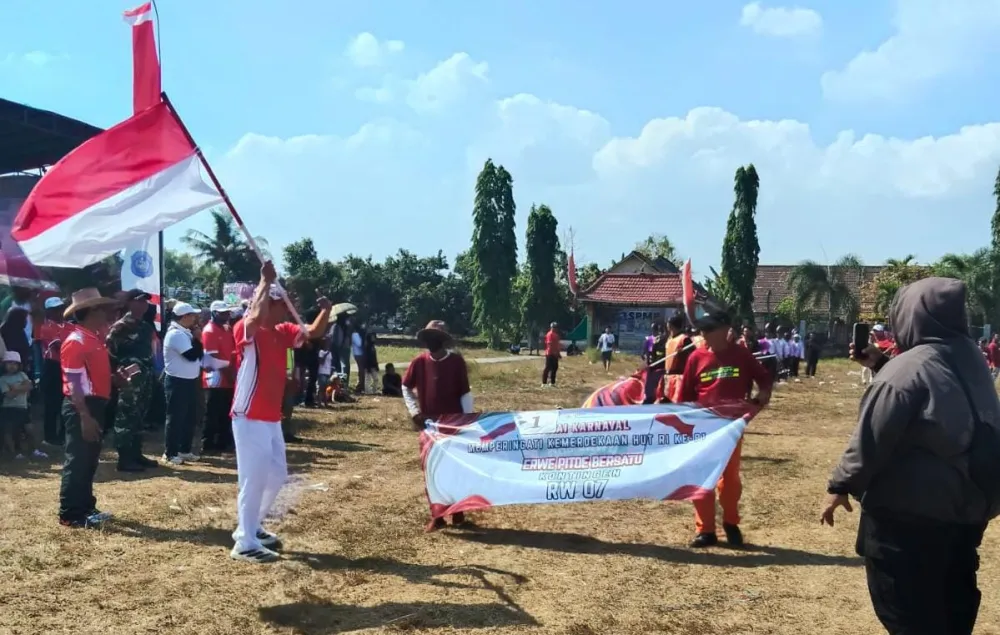 Warga Desa Sungegeneng Gelar Karnaval Meriah, Diikuti 10 RW dan Lembaga Pendidikan
