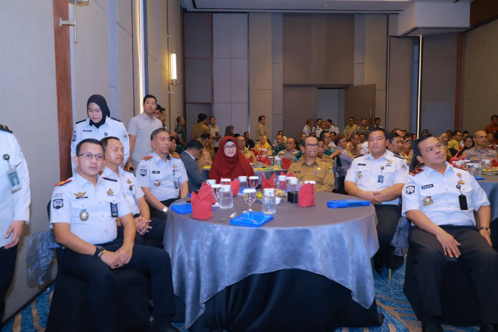 Sinergi Reintergrasi Kalapas Kelas I Madiun Hadiri FORIS dan Penandatanganan Perjanjian Kerja Sama di Madiun