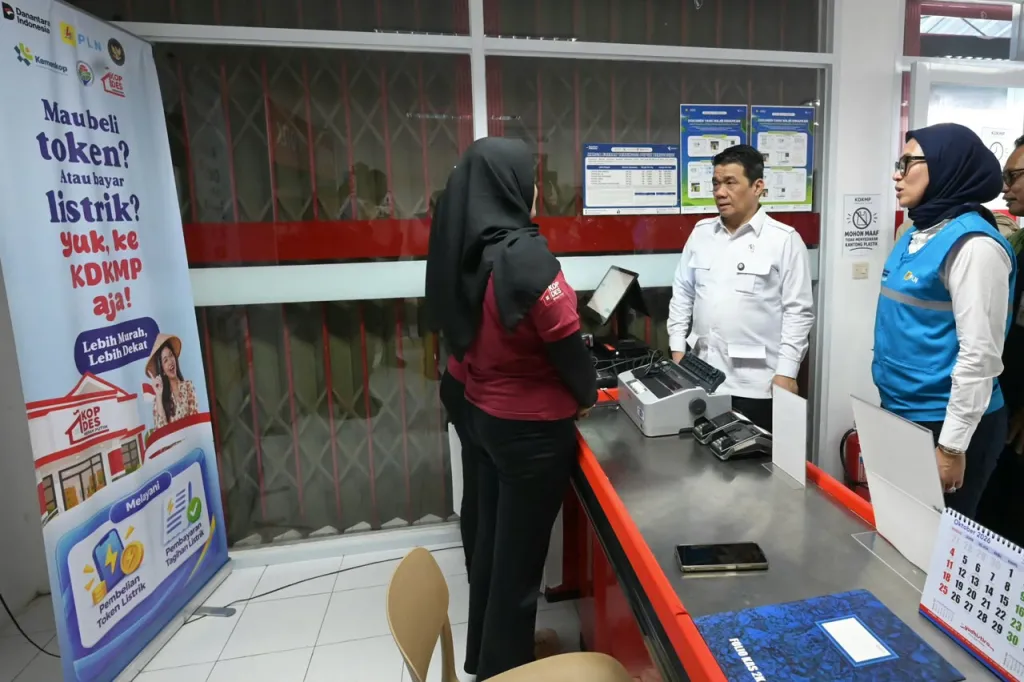 Sambut Hari Sumpah Pemuda, Wamendes Tinjau KDKMP di Klaten, Sinergi PLN Dukung Penguatan Ekonomi Desa melalui Kemitraan