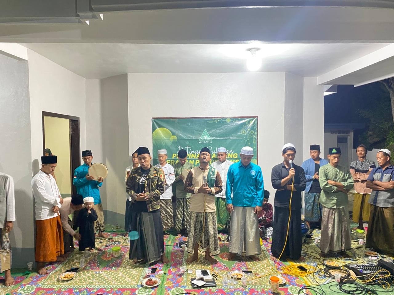 Syarafal Anam dikegiatan rutin Ansor Jungkarang, dipimpin oleh Gus Hoiruddin di kediaman Lora Sulaiman atau yang akrab di panggil Ra Aiman di Dusun Air Mata/Bn.