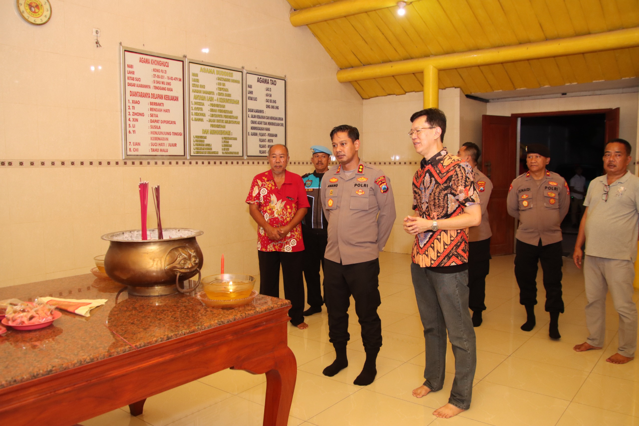Kapolres Anang Hardiyanto hadir langsung dalam peribadatan Tahun Baru Imlek 2026