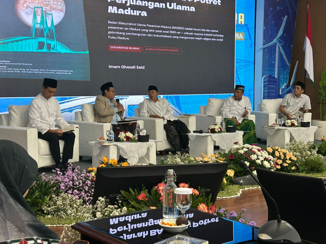 Sejumlah ulama mengikuti diskusi Badan Silaturahmi Ulama Pesantren Madura di PLN UIN Surabaya tentang peran pesantren dan citra Madura/Istimewa/Bn.