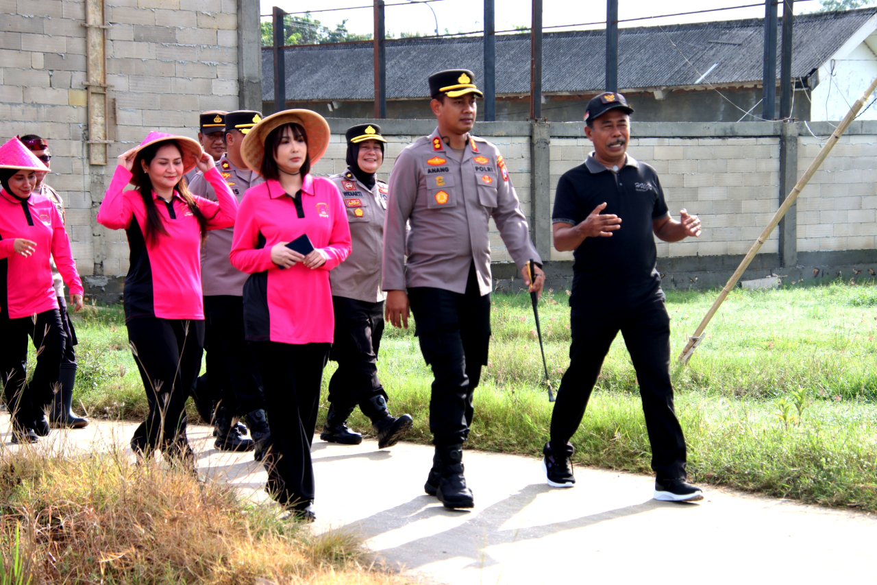 AKBP Anang Hardiyanto, S.I.K., menggelar kegiatan tanam jagung serentak kuartal II di Desa