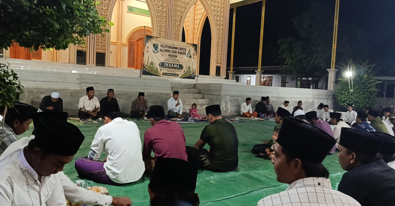 Alumni Makarimul Akhlaq mengikuti silaturahim dan raker perdana IKSAMA di Panyerangan untuk memperkuat ukhuwah serta menyusun program organisasi/Bn.