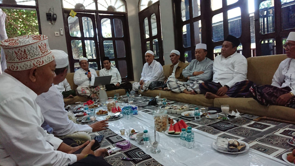 Pertemuan ulama BASSRA di Ponpes Al-Hamidy Banyuanyar, Pamekasan, membahas fenomena LGBT dan maraknya kasus kekerasan seksual di Madura/Istimewa/Bn.