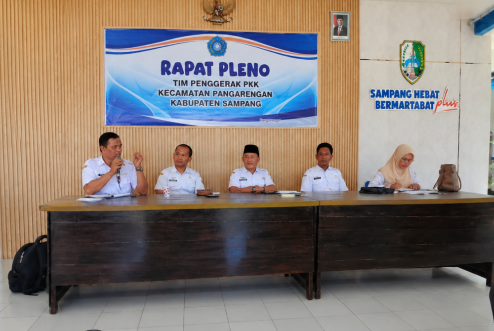 Suasana rapat koordinasi persiapan HUT Ke-81 Kemerdekaan RI di Kecamatan Pangarengan sesaat sebelum panitia menyatakan mengundurkan diri dan membubarkan kepanitiaan, Rabu (5/8/2026).