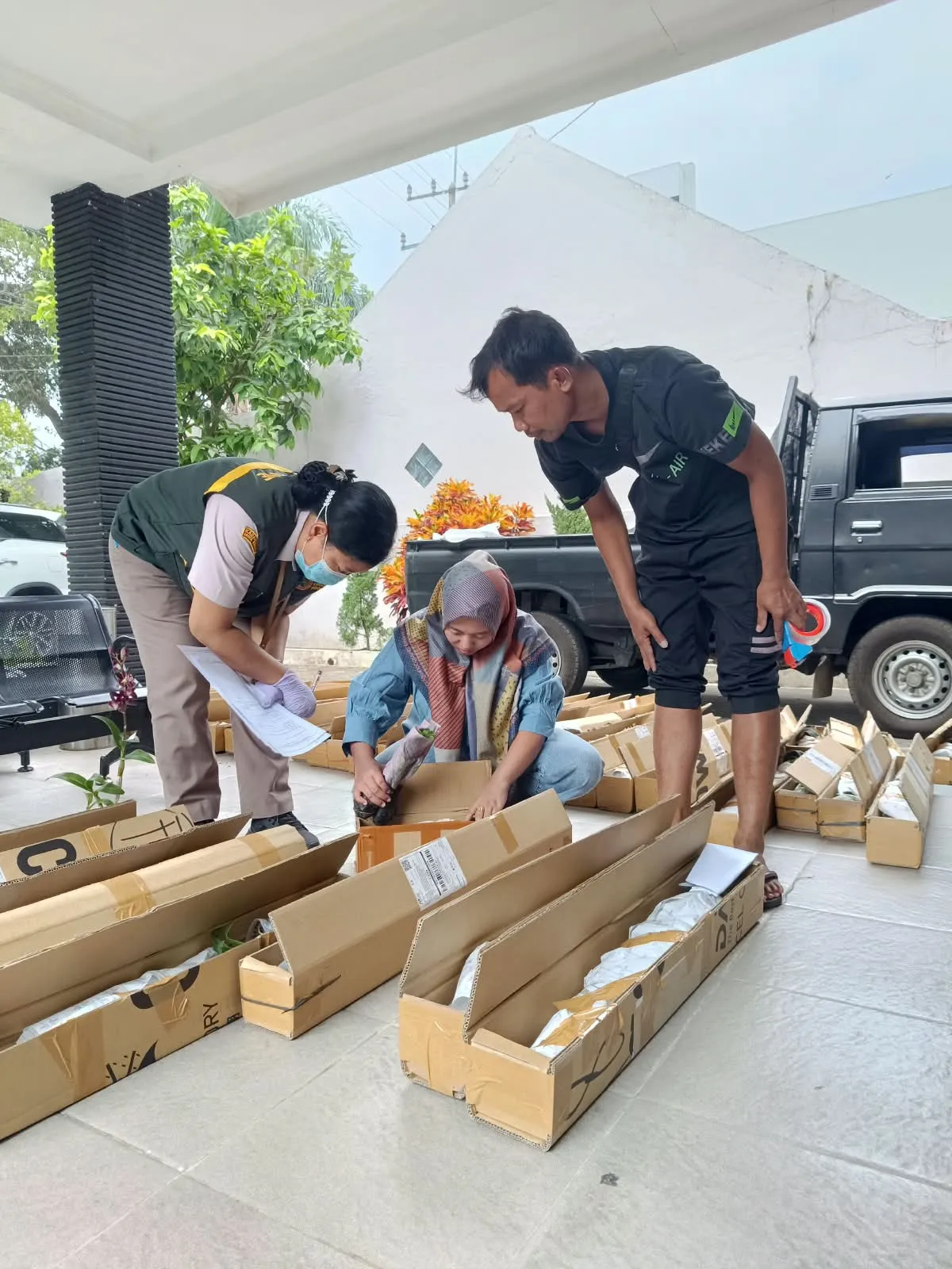 Tembus 1.006 Pengiriman Sebulan, Karantina Jatim Awasi Lalu Lintas Tanaman Hias dari Bandara Malang