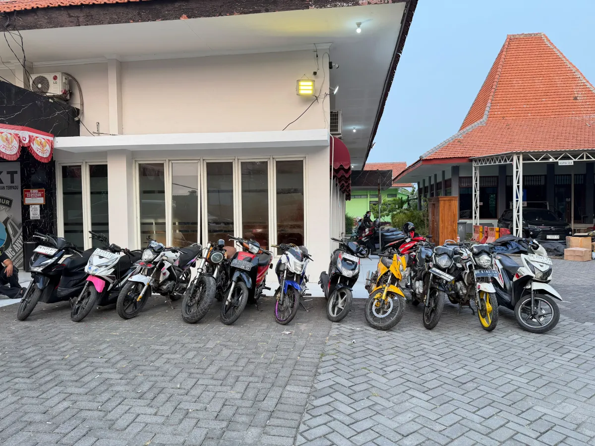 Polsek Gununganyar Tindak Lanjuti Aduan Masyarakat, Amankan Pengangkutan Motor Illegal