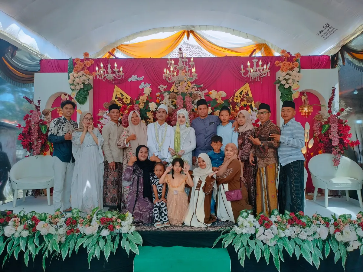Resepsi Pernikahan Sofia dan Moh Nasrulloh Berlangsung Khidmat, Penuh Suasana Kekeluargaan