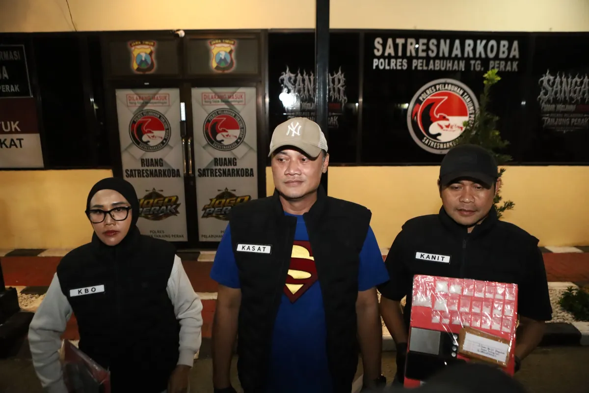 Polres Pelabuhan Tanjung Perak Amankan Pengedar Sabu di Lakarsantri, Sita 42 Gram Sabu